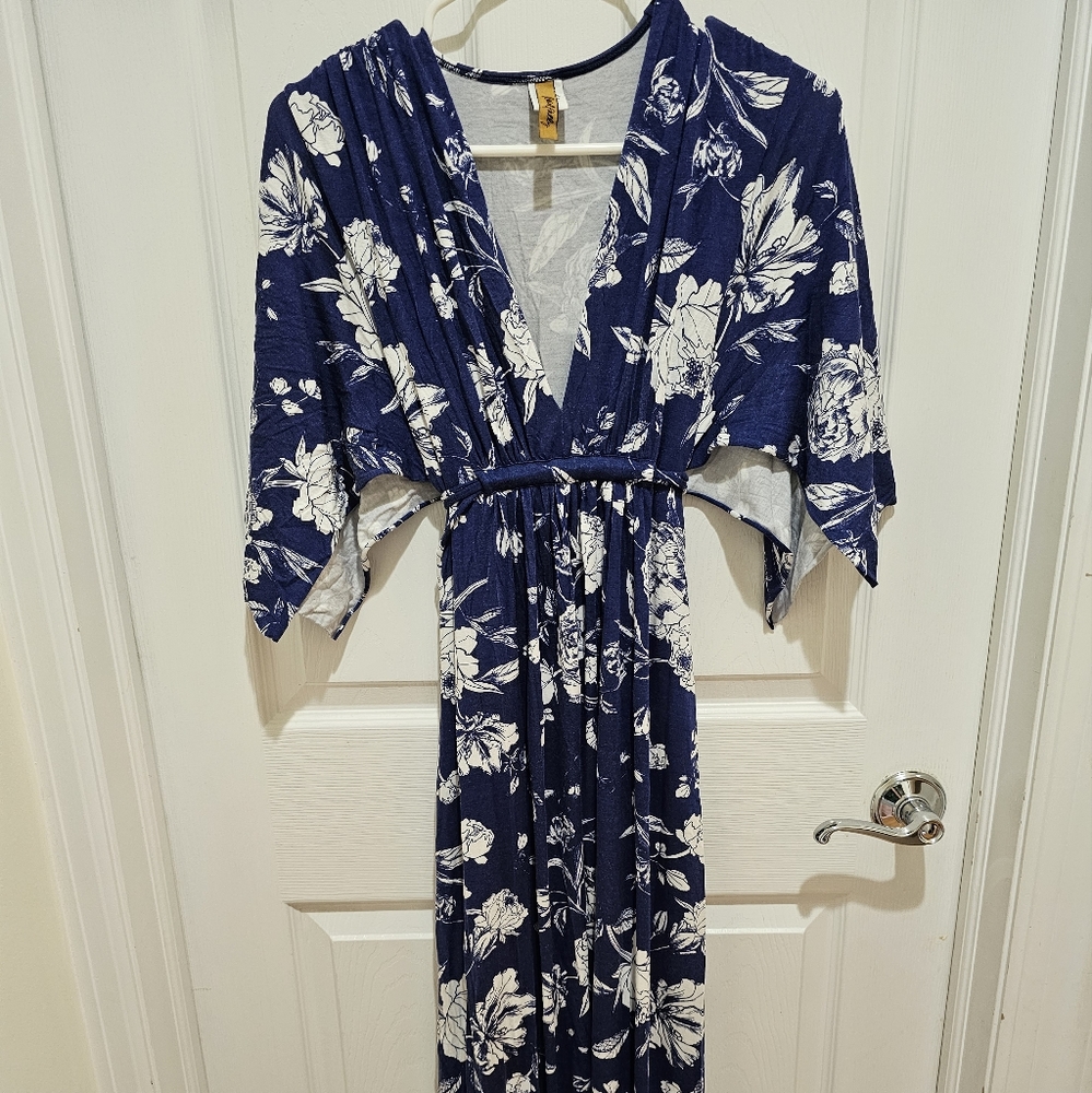 Maternity maxi dress